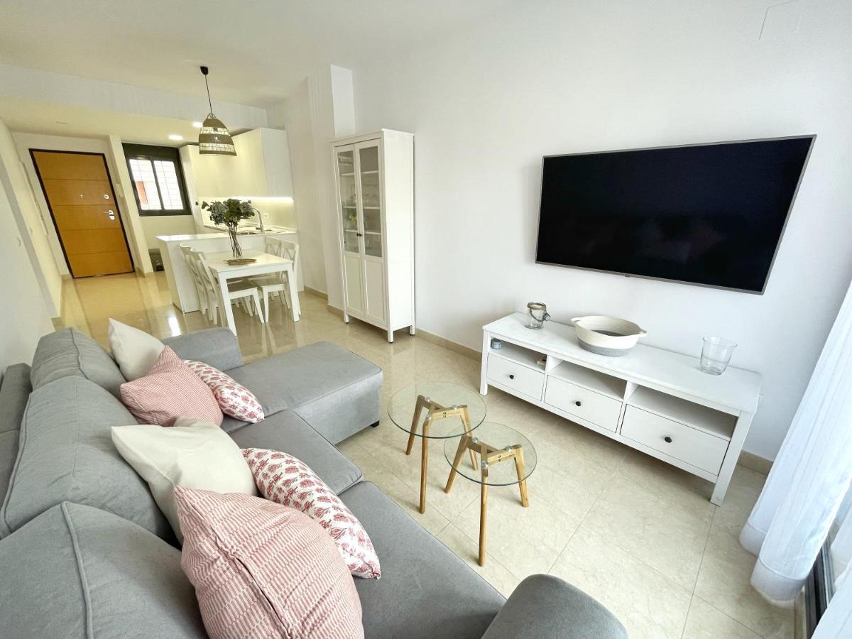 Apartment Gatu El Arrecife - A 2 Minutos De La Playa En El Puerto De Santamaria , Preferente Mayores De 25 Anos Y Familias