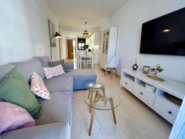 Apartment Gatu El Arrecife - A 2 Minutos De La Playa En El Puerto De Santamaria , Preferente Mayores De 25 Anos Y Familias